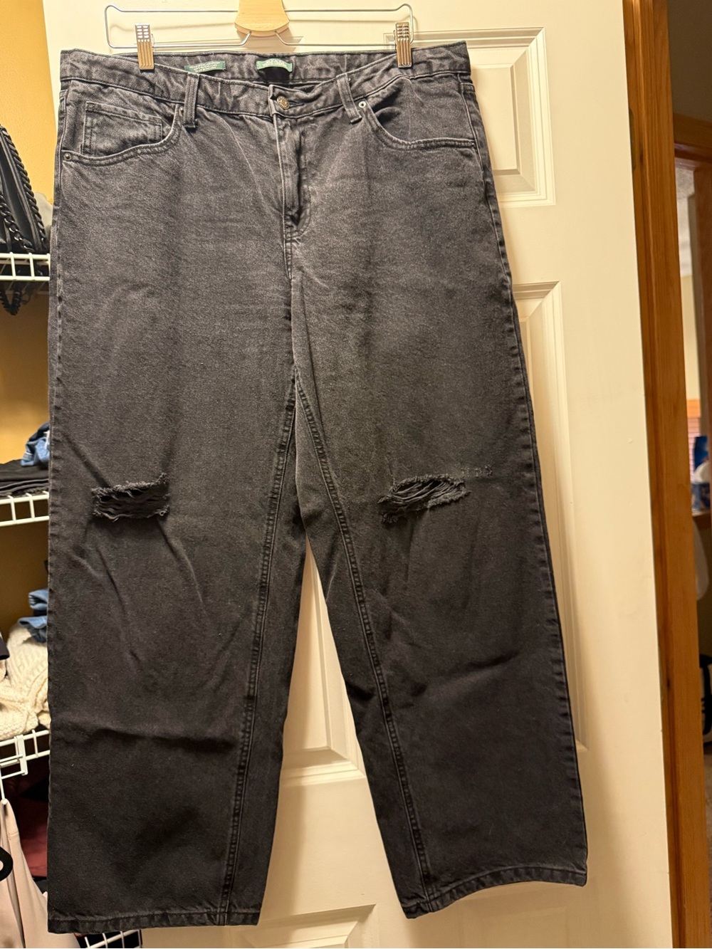Wild Fable Distressed Women’s Black Jeans - Like New!